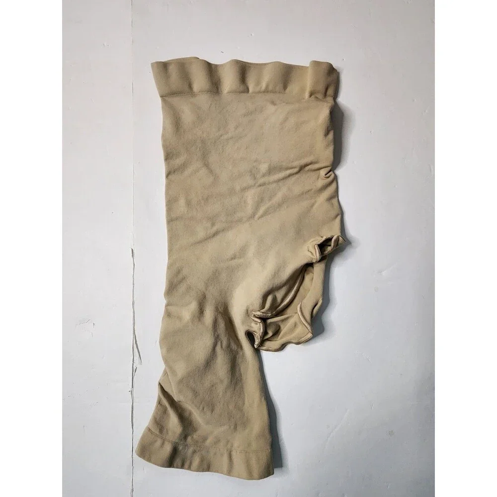Skims Shapewear Womens Small Clay Short Leg Left Leg Exposed Butt Lifting NWOT